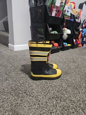 Western Chief Black and Yellow Firefighter Kids Rain Boots